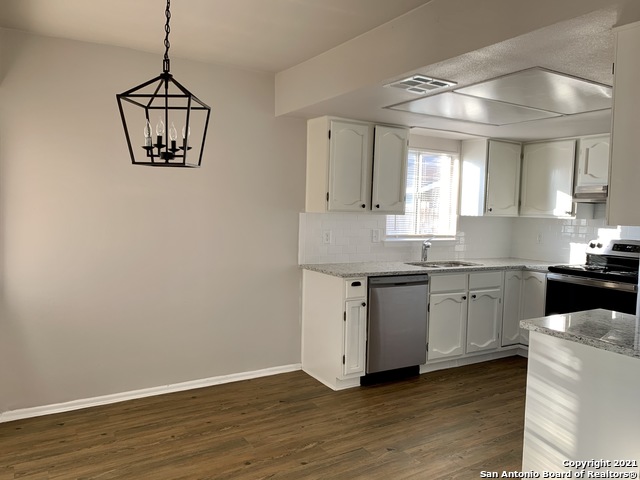 Listing photo id 3 for 8426 Greenham