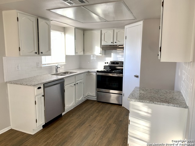 Listing photo id 4 for 8426 Greenham