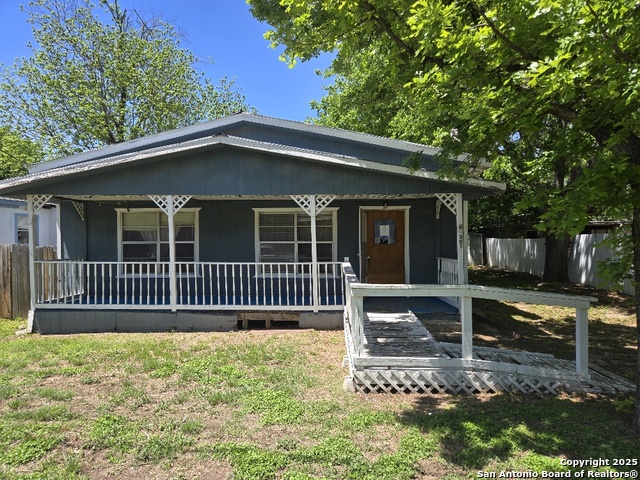 Listing photo id 1 for 301 Ingram  
