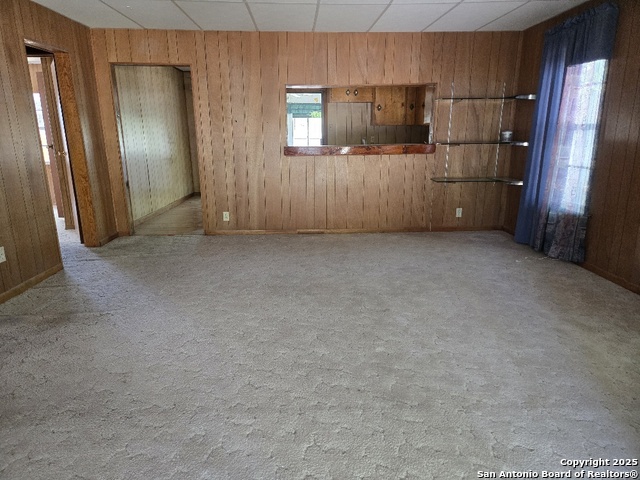 Listing photo id 2 for 301 Ingram  