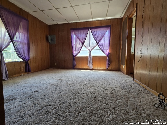 Listing photo id 4 for 301 Ingram  