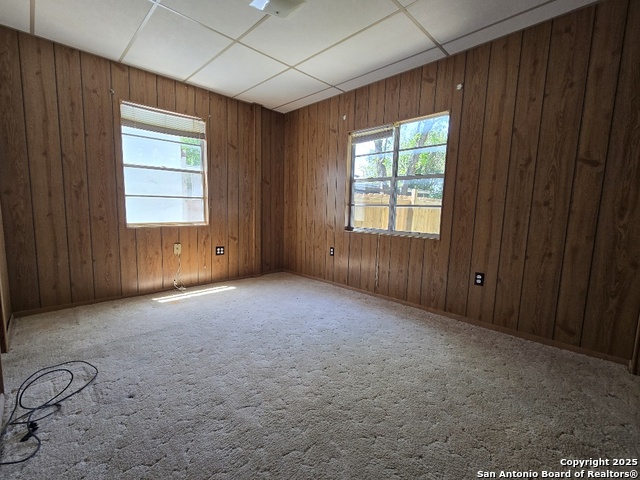 Listing photo id 6 for 301 Ingram  