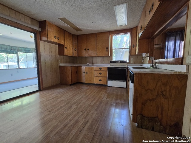Listing photo id 7 for 301 Ingram  