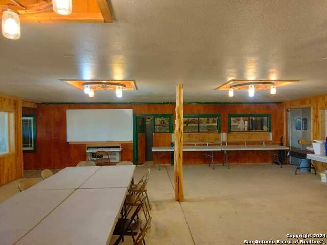 Image 13 of 17 For 901 Cedar Rise