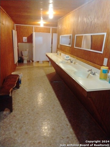 Image 15 of 17 For 901 Cedar Rise