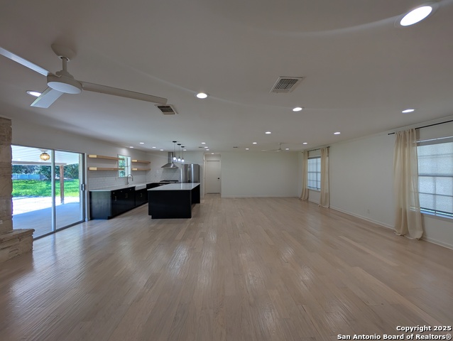 Image 10 of 47 For 405 Oakwood  