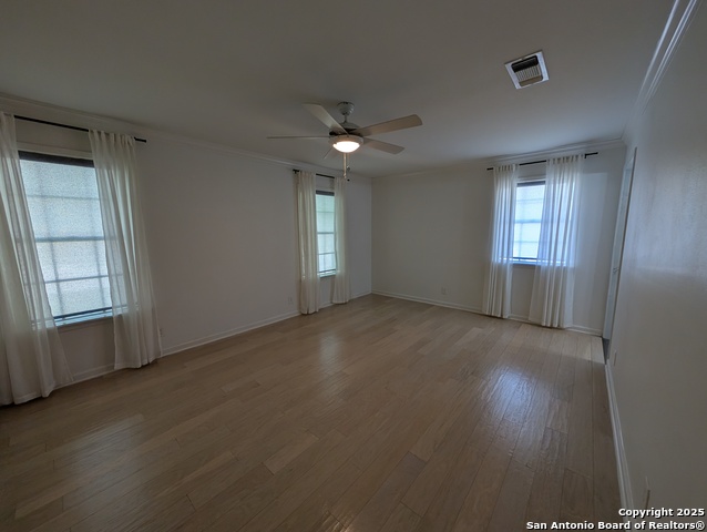 Image 21 of 47 For 405 Oakwood  