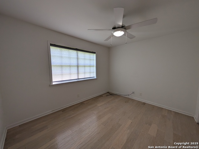 Image 29 of 47 For 405 Oakwood  