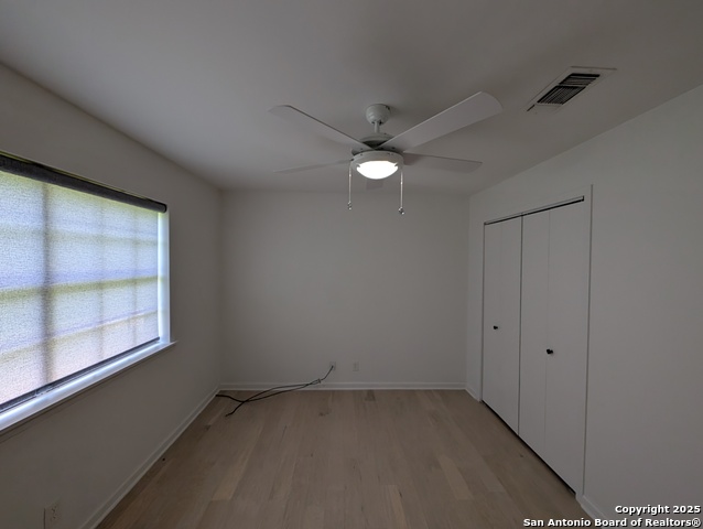 Image 30 of 47 For 405 Oakwood  