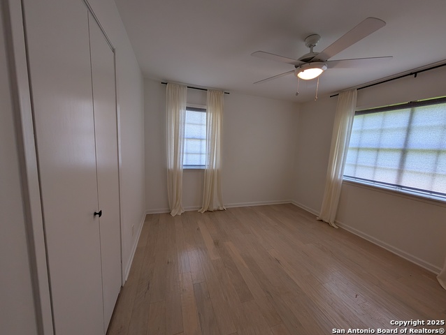 Image 33 of 47 For 405 Oakwood  