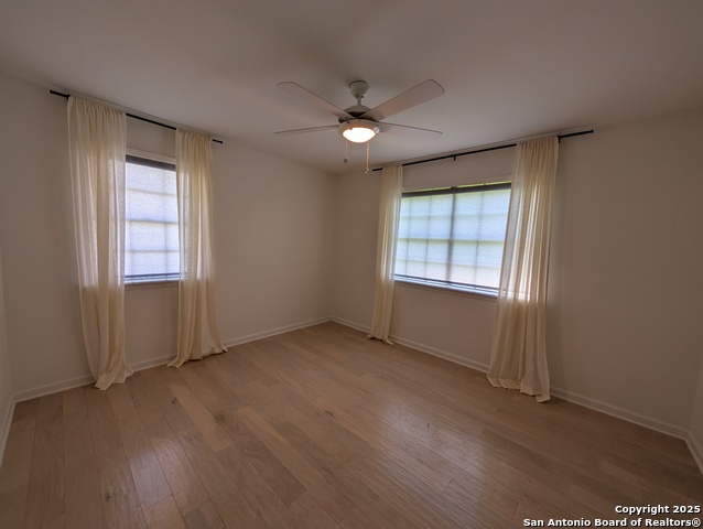 Image 34 of 47 For 405 Oakwood  