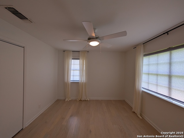 Image 35 of 47 For 405 Oakwood  