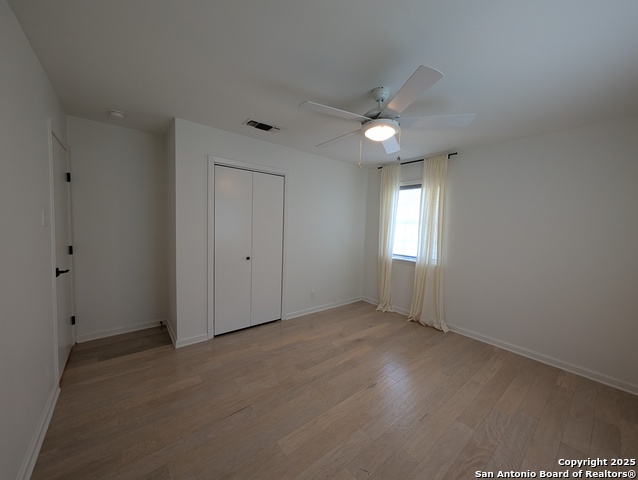 Image 36 of 47 For 405 Oakwood  
