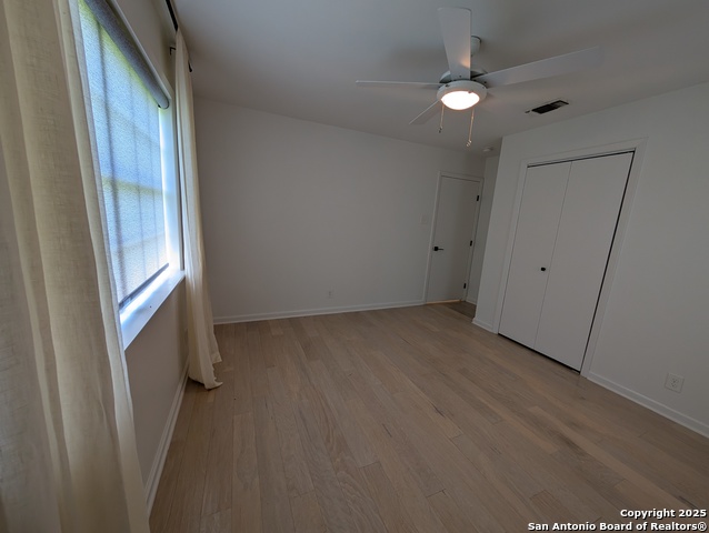 Image 39 of 47 For 405 Oakwood  