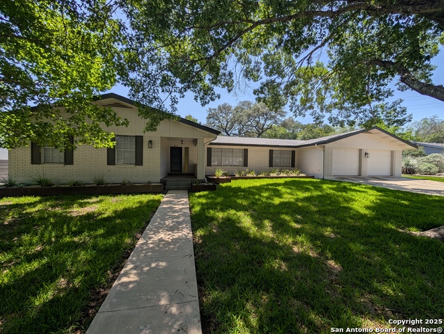 Image 4 of 47 For 405 Oakwood  