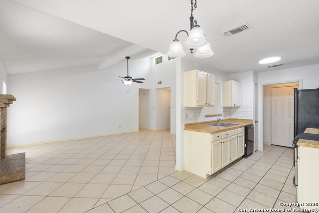 Image 4 of 22 For 11587 Rousseau