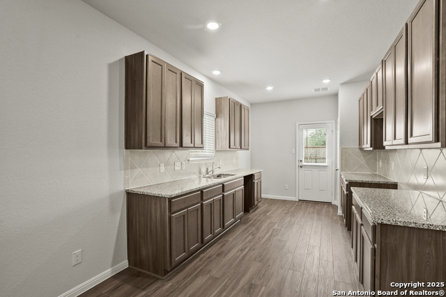 Listing photo id 3 for 4247 Ametrine Way