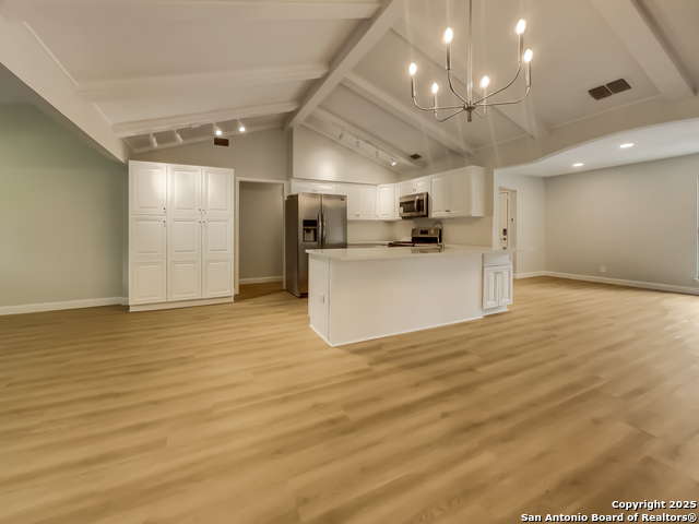 Listing photo id 11 for 1722 Searcy