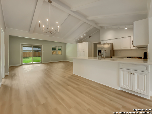 Listing photo id 7 for 1722 Searcy