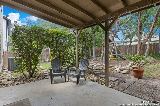 Image 22 of 31 For 7705 Wood Bluff