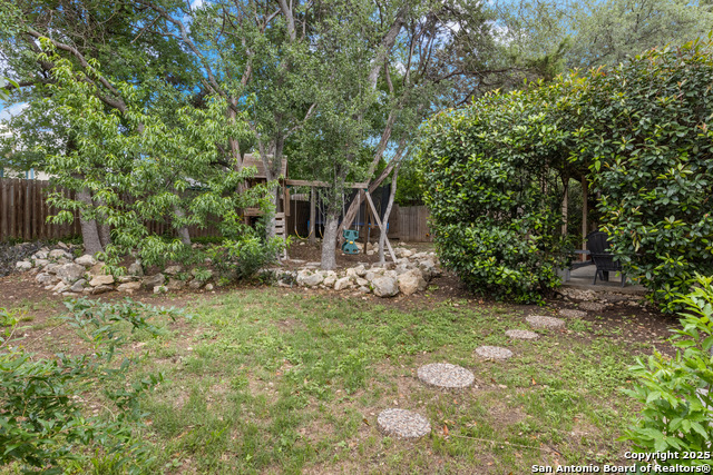 Image 25 of 31 For 7705 Wood Bluff