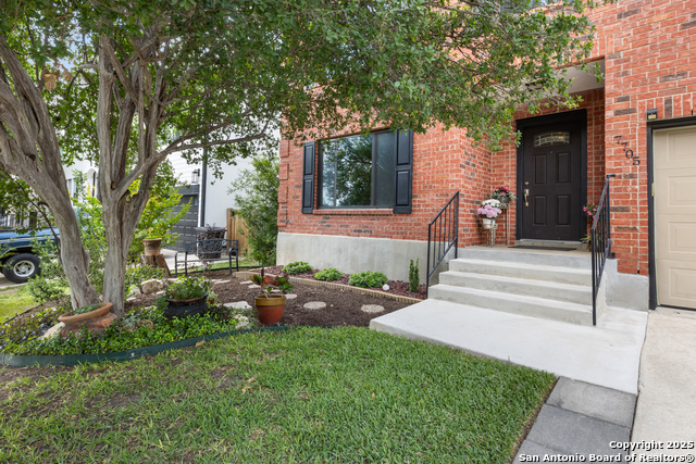 Image 3 of 31 For 7705 Wood Bluff