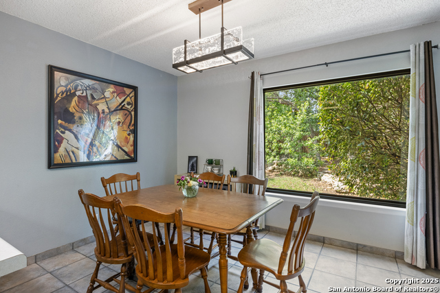 Image 8 of 31 For 7705 Wood Bluff
