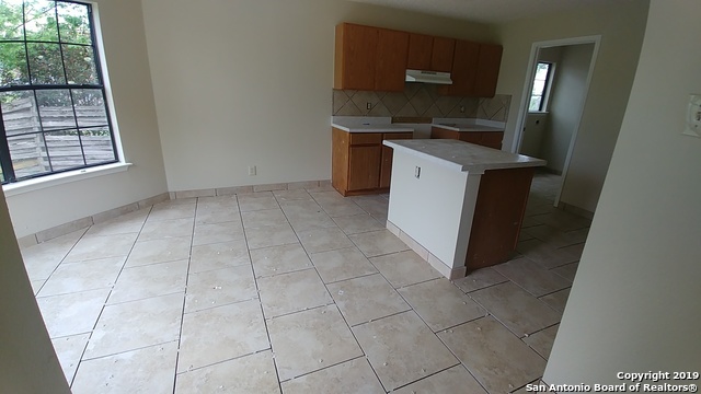 Image 4 of 13 For 6125 Ferrysage Dr