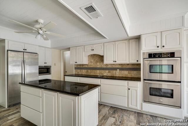 Listing photo id 11 for 13114 Hunters Circle N