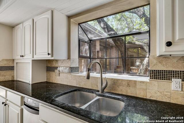 Listing photo id 13 for 13114 Hunters Circle N