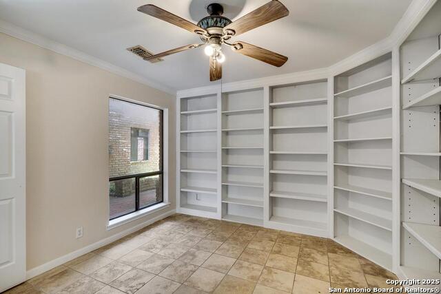 Listing photo id 15 for 13114 Hunters Circle N