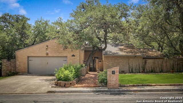 Listing photo id 0 for 13114 Hunters Circle N