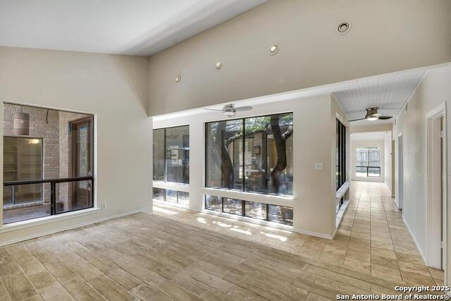 Listing photo id 3 for 13114 Hunters Circle N