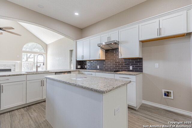 Image 13 of 41 For 14939 Gateview