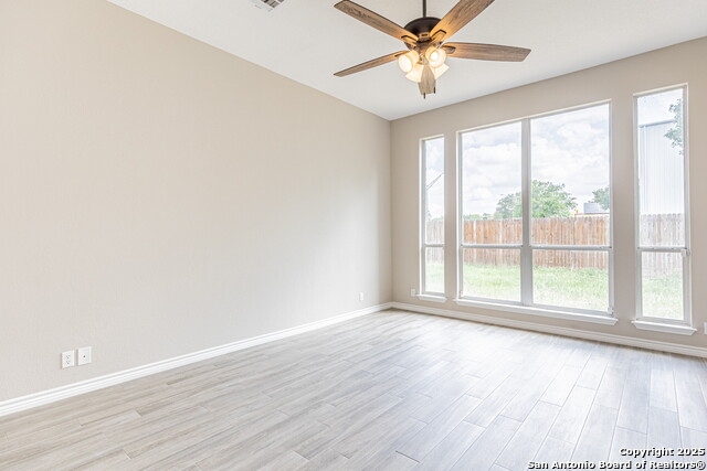 Image 22 of 41 For 14939 Gateview
