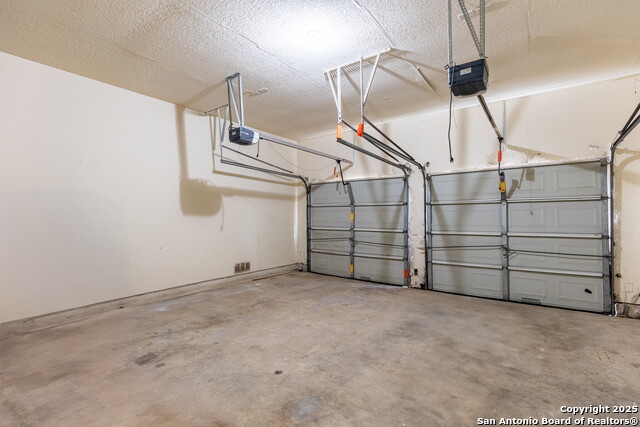 Image 38 of 41 For 14939 Gateview