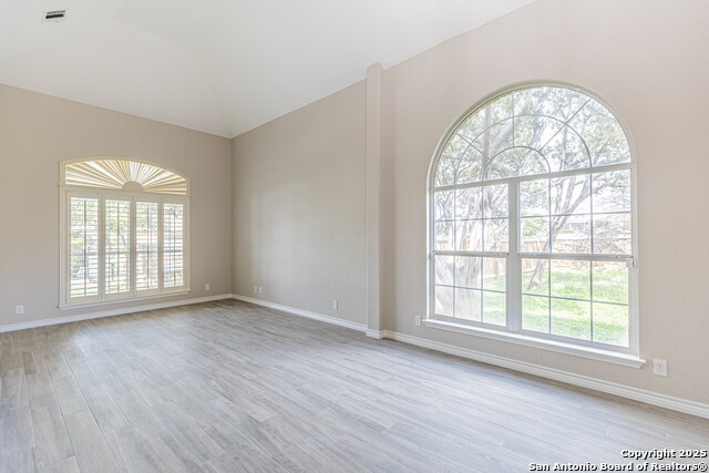 Image 6 of 41 For 14939 Gateview