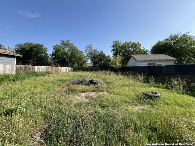Image 4 of 5 For 117 Ardmore St