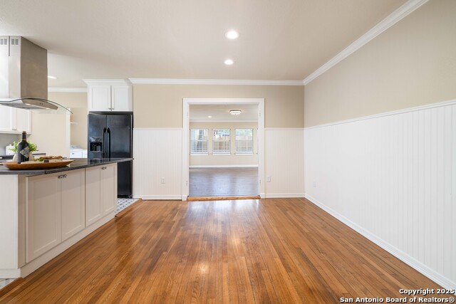 Listing photo id 8 for 1329 Lee Street