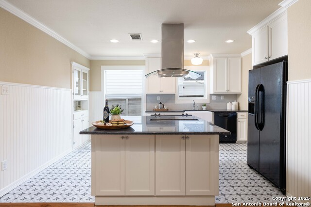 Listing photo id 9 for 1329 Lee Street