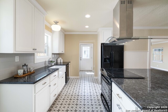 Listing photo id 12 for 1329 Lee Street