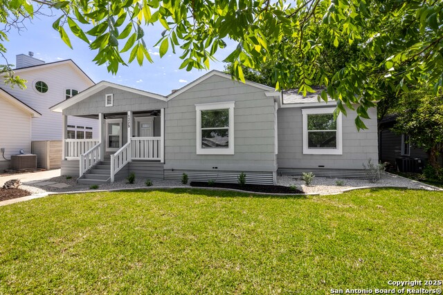 Listing photo id 0 for 1329 Lee Street