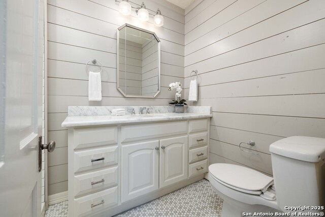 Listing photo id 18 for 1329 Lee Street