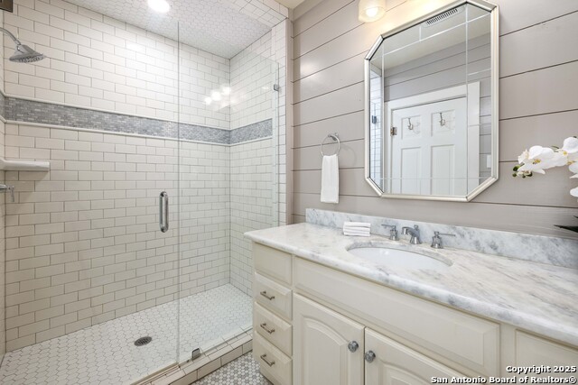 Listing photo id 19 for 1329 Lee Street