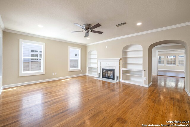 Listing photo id 4 for 1329 Lee Street