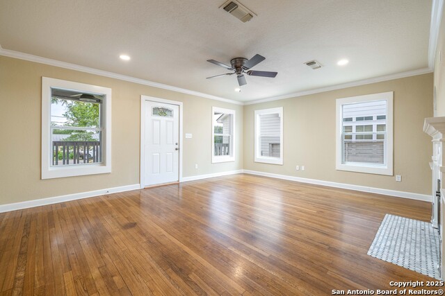 Listing photo id 6 for 1329 Lee Street