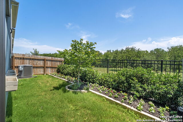 Image 20 of 21 For 8851 Oakland Rd  42