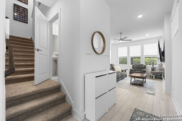 Image 8 of 21 For 8851 Oakland Rd  42