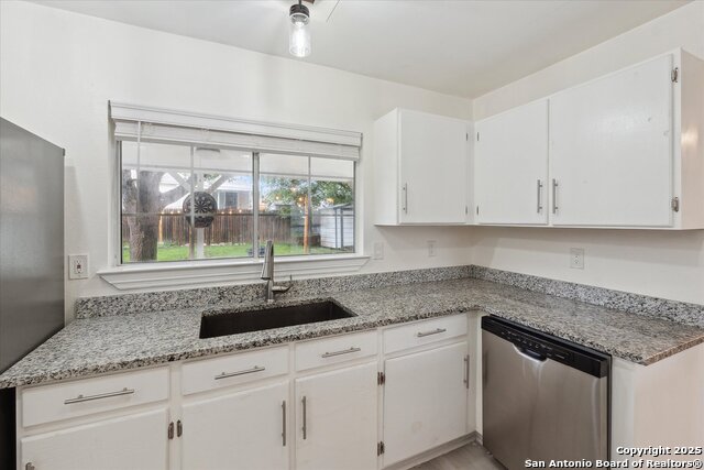 Image 11 of 28 For 5406 Amy Ln  