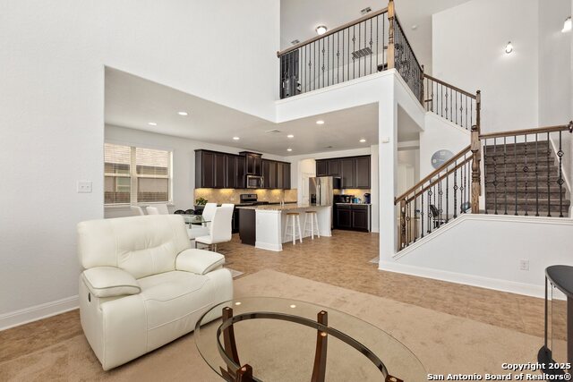 Image 17 of 57 For 8515 Desert Cove